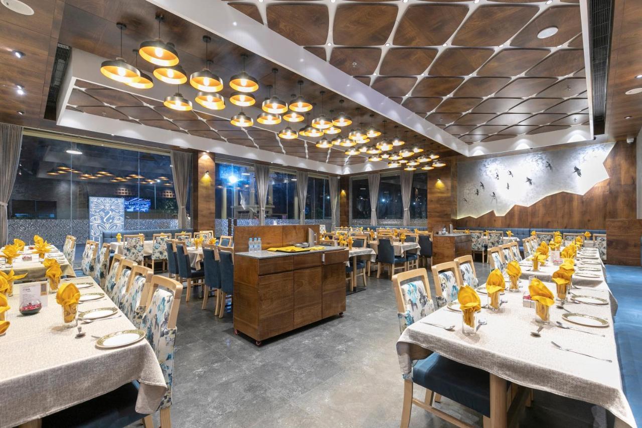 Hotel Silvera Grand Ahmedabad Luaran gambar