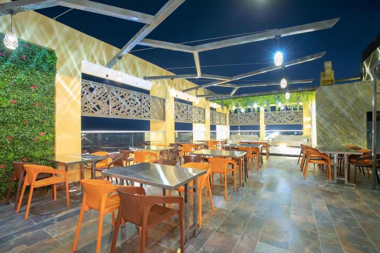 Hotel Silvera Grand Ahmedabad Luaran gambar