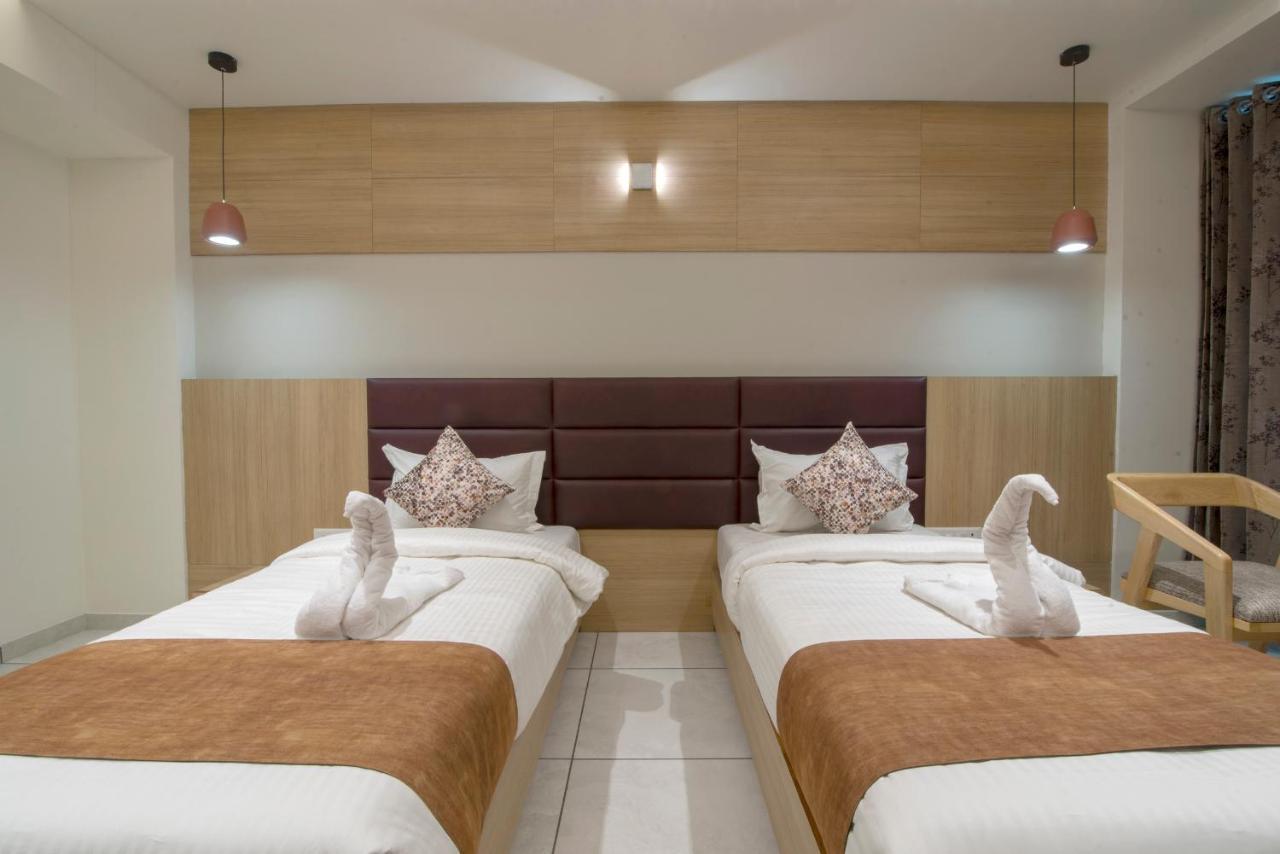 Hotel Silvera Grand Ahmedabad Luaran gambar