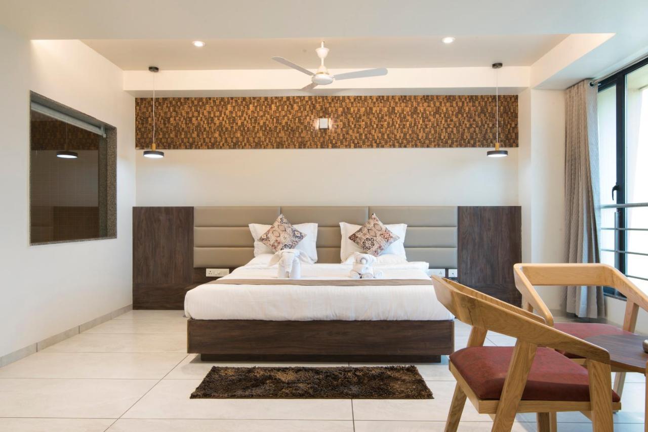 Hotel Silvera Grand Ahmedabad Luaran gambar